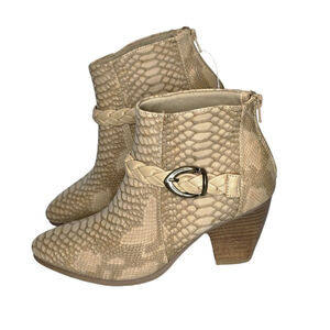 Baretraps Beige Snake Print Ankle Boots & Booties Women’s Size 8